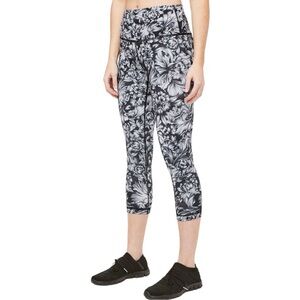 Lululemon Wunder Under High Rise Crop 21" size 6 in Night Garden Ice Grey Black